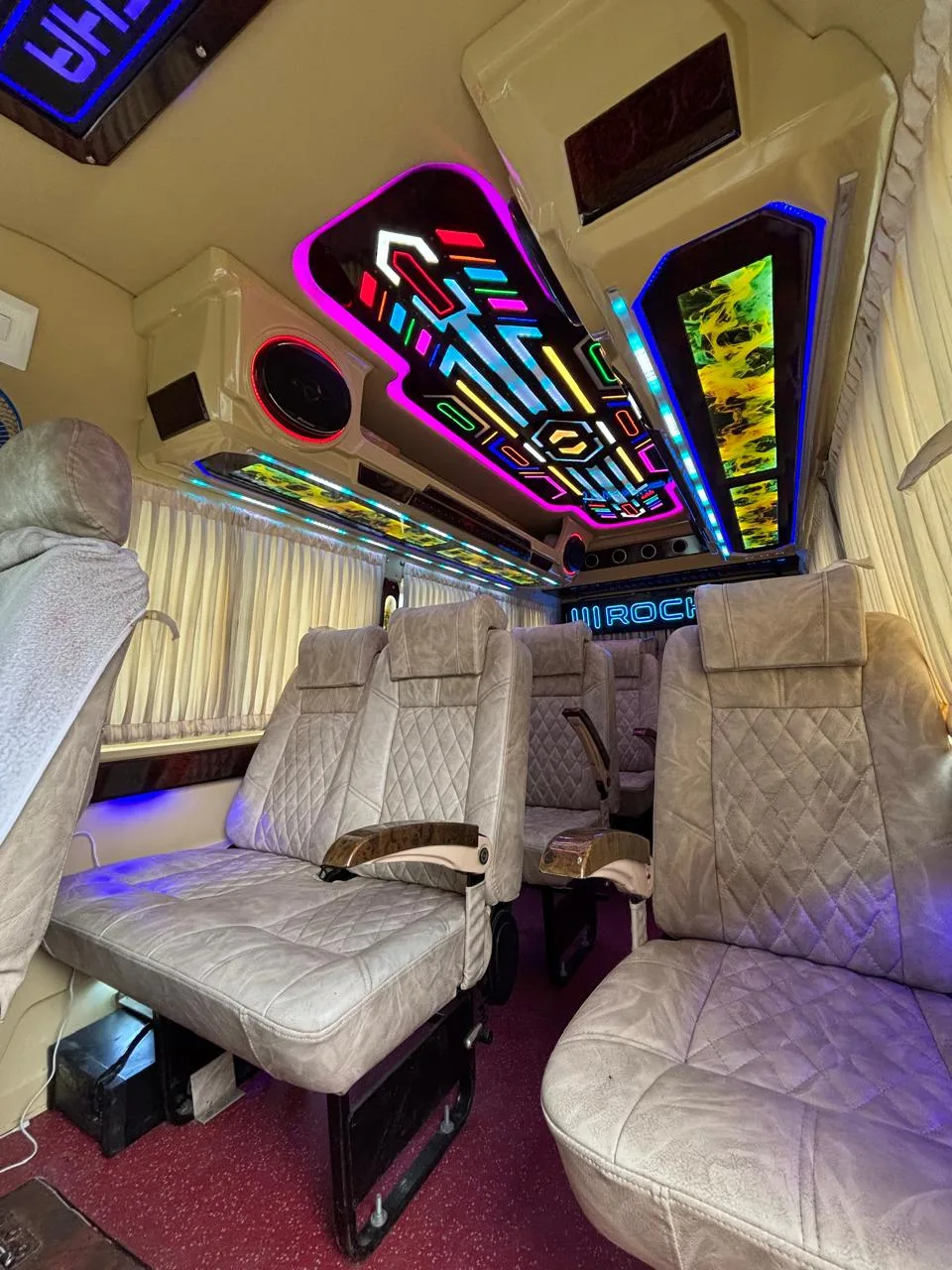 Tempo Traveller taxi service in Kanyakumari — Interior2